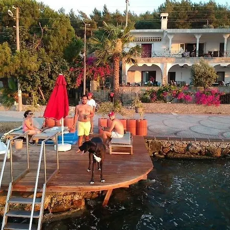 ホテル Bodrum'da Oezel Iskeleli 4+1 Yali Dairesi 4*